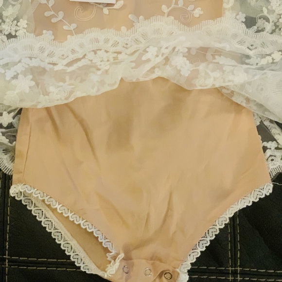 Bailey Lace Romper Dress NWT - Picture 7 of 11